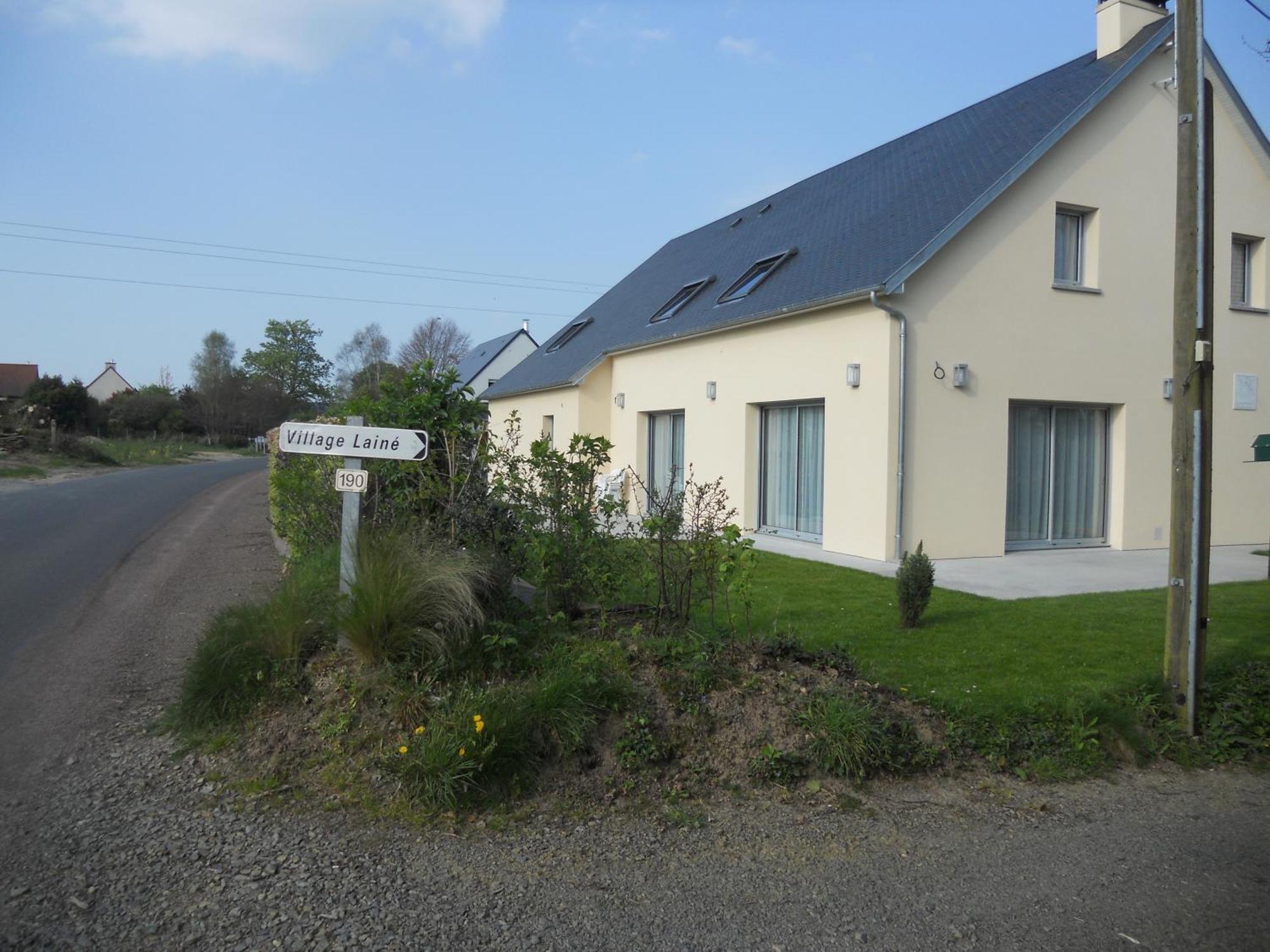 Maison D'Hotes Le Clos Spinoza Panzió Saint-Planchers Kültér fotó